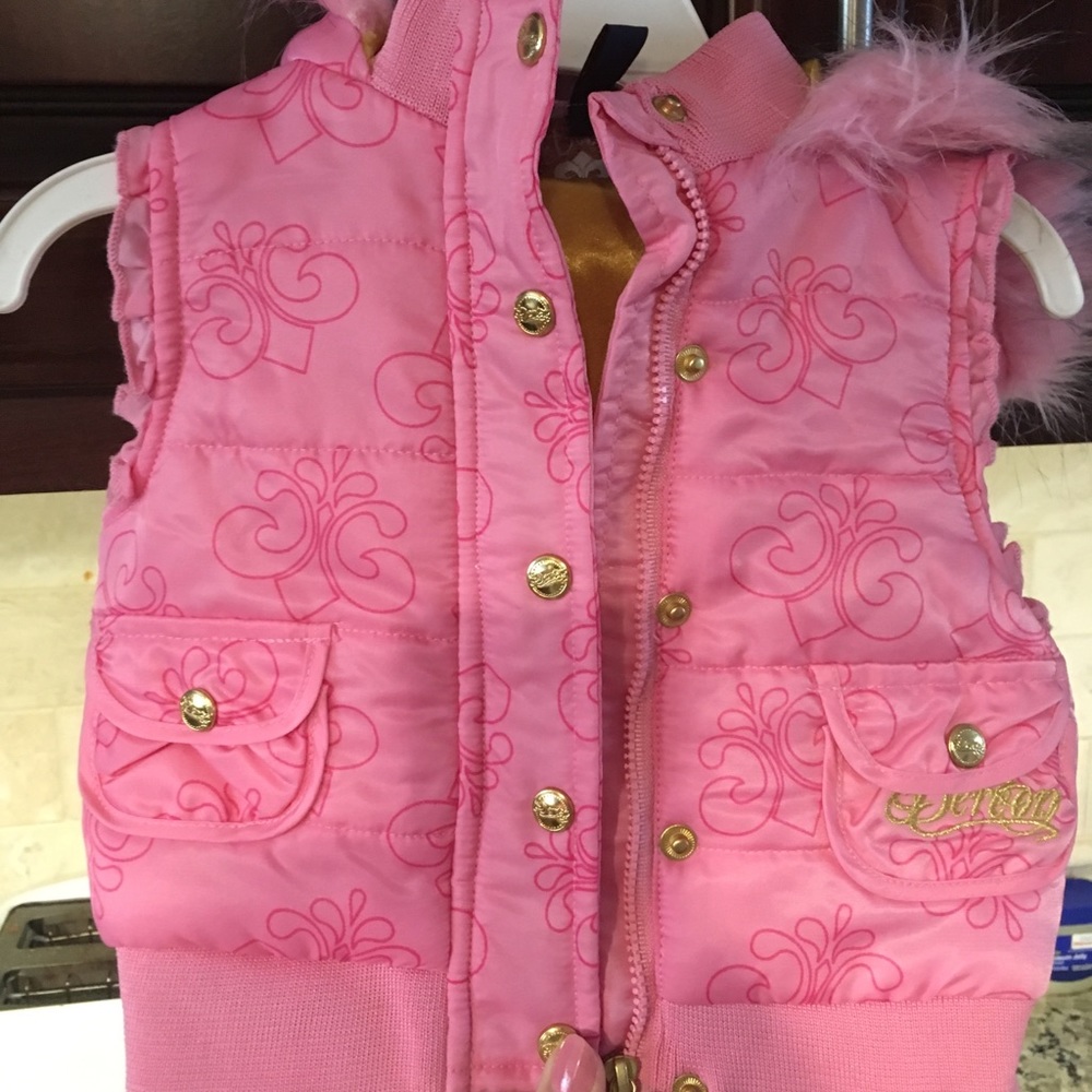 Dereon vest with faux fur 6-9 mo